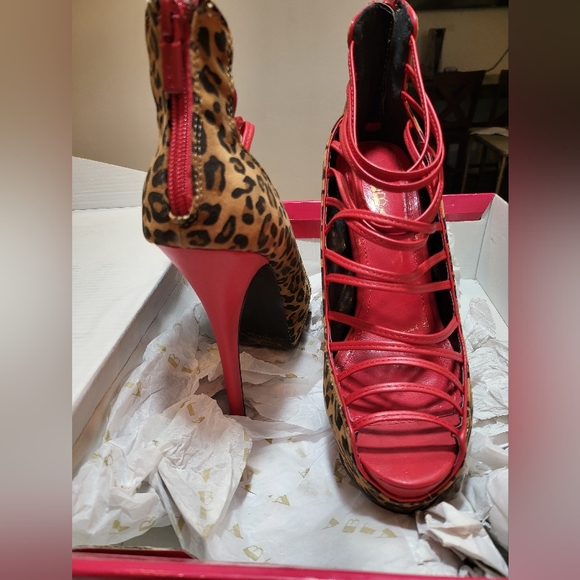 Size 10 High heeled Leopard Print and Red - Picture 3 of 4